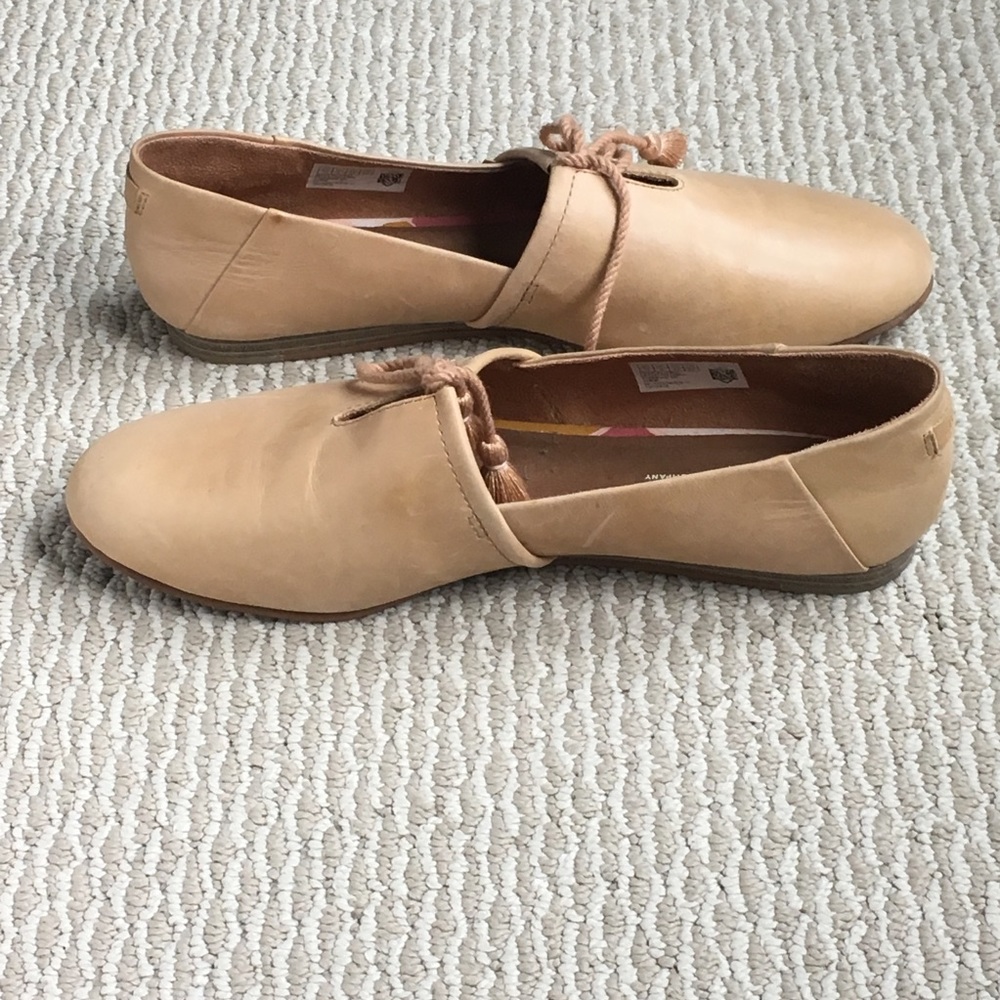 TOMS | Kelli Honey Leather Tassel Flats Size 10